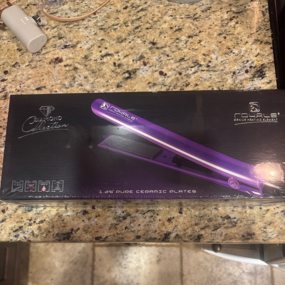 Royale Diamond Collection Purple Hair Straightener with Ceramic Plates